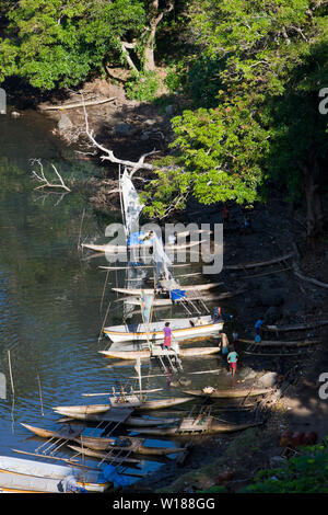 Pirogues à Tufi Harbour, Cape Nelson, province de Oro, la Papouasie-Nouvelle-Guinée Banque D'Images