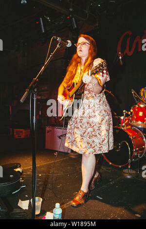 Jolie Holland performing at Antones, Austin, Texas, États-Unis d'Amérique. Banque D'Images