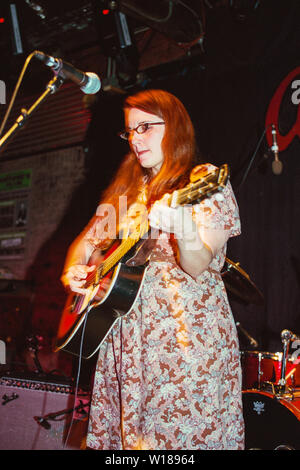 Jolie Holland performing at Antones, Austin, Texas, États-Unis d'Amérique. Banque D'Images