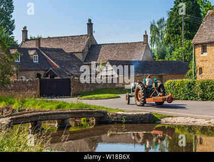 La vie du village de Lower Slaughter. Banque D'Images