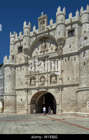 L'Arc de Santa Maria ancienne porte de la muraille de la ville de Burgos. Déclaré Monument National et un bien d'intérêt culturel, l'Espagne Banque D'Images