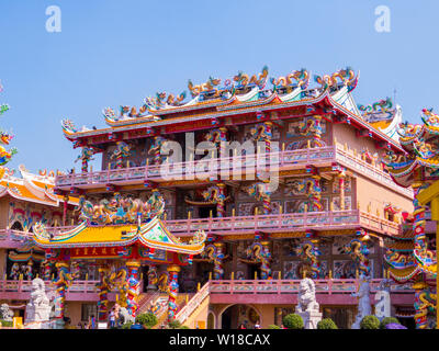 Thep Sathit Phra Wihan Ki Ti Chaloem (ou Dragon Rouge, le Temple chinois), Chonburi, Pattaya, Thaïlande Banque D'Images