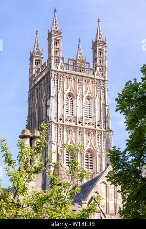 Les chambres joliment décorées et sculptées de la tour du xve siècle de la cathédrale de Gloucester qui s'élève à une altitude de 225 pieds (69m), Gloucester UK Banque D'Images