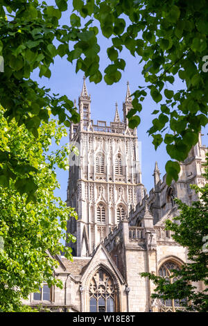 Les chambres joliment décorées et sculptées de la tour du xve siècle de la cathédrale de Gloucester qui s'élève à une altitude de 225 pieds (69m), Gloucester UK Banque D'Images