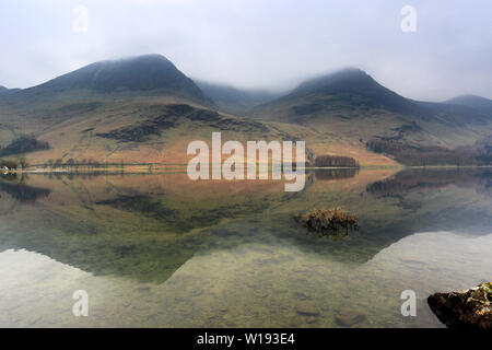 Brume sur la lande, Parc National de Lake District, Cumbria, England, UK Banque D'Images