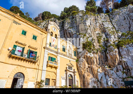 Palerme, Italie - 11 mai 2018 : le sanctuaire de Santa Rosalia (Italien : Santuario di Santa Rosalia) à Palerme, Sicile, Italie. Situé à l'intérieur d'un ravin de Banque D'Images