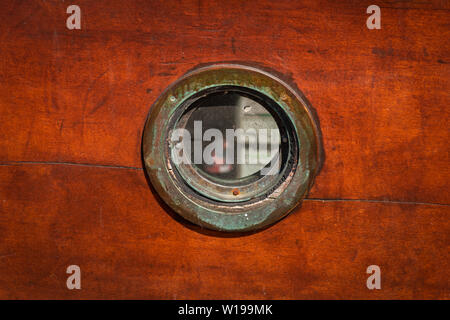 Hublot sur le bateau Banque D'Images