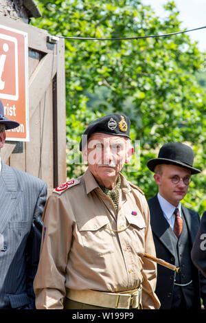 Kidderminster, UK. 29 Juin, 2019. Severn Valley Railways l'étape retour vers les années 40' s'équipe d'un fabuleux début de ce week-end avec des reconstitutions historiques costumés jouer leur rôle en fournissant une authentique re de la Grande-Bretagne pendant la guerre. Une remarquable 'Monty' nous permet de se souvenir de la sosie de service Le Maréchal Montgomery dans la seconde guerre mondiale. Credit : Hudson Lee Banque D'Images