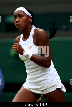 Cori Gauff réagit pendant son match contre Venus Williams sur le premier jour du tournoi de Wimbledon à l'All England Lawn Tennis et croquet Club, Wimbledon. Banque D'Images