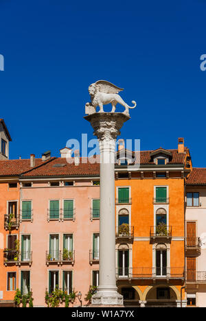 Lion de Saint Marc, monument symbole de l'ancienne République de Venise. Monument érigé en 1473 à Vicenza Piazza dei Signori (Lord's Square) Banque D'Images