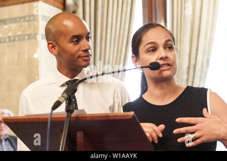 Londres, Angleterre, Royaume-Uni. 01 juillet 2019. Chuka Umuna MP libéral démocrate et candidat à la mairie de Londres assister à une collecte de fonds au niveau national Liberal Club à Whitehall. Crédit : Peter Hogan/Alamy Banque D'Images