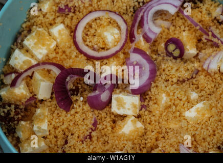Close up of couscous salad in kitchen Banque D'Images