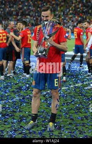 Udine, Italie. 30 Juin, 2019. firo : 30.06.2019, Football, International, l'UEFA U21 Championnat d'Europe 2019, Final, Allemagne - Espagne, Fabian Ruiz, l'Espagne, l'Espagne, l'ESP, la figure complète, jubilation, cup, l'utilisation dans le monde entier | Credit : dpa/Alamy Live News Banque D'Images