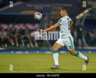 Le Caire, Égypte. 1er juillet 2019. Baghdad Bounedjah de l'Algérie lors de la coupe d'Afrique des Nations 2019 match entre l'Algérie et la Tanzanie au stade Al Salam du Caire, Égypte. Ulrik Pedersen/CSM/Alamy Live News Banque D'Images