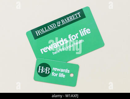 London / UK - 1er juillet 2019 - Holland et Barrett customer rewards carte et porte-clé. Holland & Barrett est une chaîne de magasins d'alimentation avec plus de 1 300 Banque D'Images