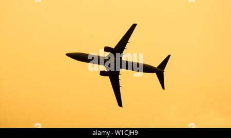 Chiang Mai, Thaïlande - 26 juin 2019 : HS-OLT Boeing 737-900ER de la compagnie aérienne Thai lion Air. Décoller de l'aéroport de Chiang Mai à Bangkok. Banque D'Images