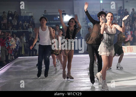 (R-L) Zagitova La Russie Alina, United States' Vincent Zhou, Misato du Japon Komatsubara, le Japonais Keiji Tanaka applaudis lors de la Finale de la Dream On Ice 2019 à Shinyokohama Skate Centre à Kanagawa, Japon, le 28 juin 2019. Credit : Kiyoshi Sakamoto/AFLO/Alamy Live News Banque D'Images