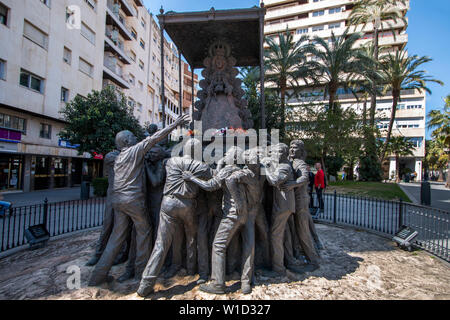 HUELVA, ESPAGNE - 30 mars, 2019 : monument en bronze du pèlerinage de la Virgen del Rocio, Huelva, Andalousie, espagne. Banque D'Images