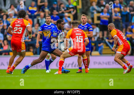 30 JUIN 2019 , l'Émeraude du stade Headingley, Angleterre ; Betfred Super League, Round 20, Leeds Rhinos vs Dragons Catalans ; Albert Wellington de Leeds Rhinos sur la balle Crédit : Craig Milner/News Images Banque D'Images