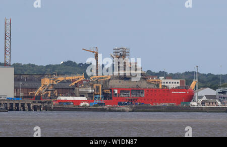 Sir David Attenborough PRER en construction au chantier naval Cammell Laird sur le Wirral. Banque D'Images