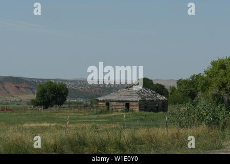 Structure délabrée le long de la route au bassin de Bighorn dans le Wyoming campagne. Banque D'Images