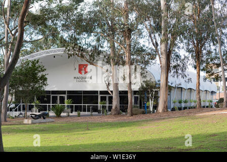 Le hall de diplôme à l'Université Macquarie à Sydney, Australie utilise une membrane de toit structuré de traction Banque D'Images