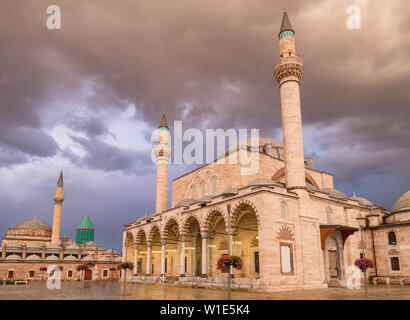 La place centrale de la vieille ville de Konya, Turquie Banque D'Images