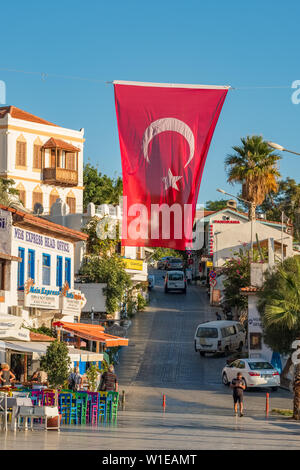 Place principale de la ville méditerranéenne Kas en Turquie. Banque D'Images