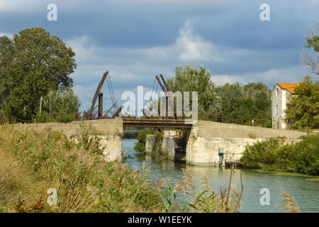 Brücke von Langlois (Brücke von Arles), Motiv, das von van Gogh oft gemalt wurde - objet souvent peint par Van Gogh Banque D'Images