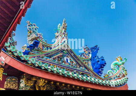 Le toit à plusieurs niveaux à Khoo Kongsi temple, George Town, Site du patrimoine mondial de l'UNESCO, l'île de Penang, en Malaisie, en Asie du Sud-Est, l'Asie Banque D'Images