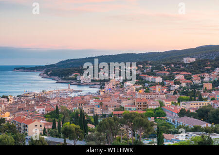 Vue sur Cassis, Bouches du Rhone, Provence, Provence-Alpes-Côte d'Azur, d'Azur, France, Europe, Méditerranée Banque D'Images