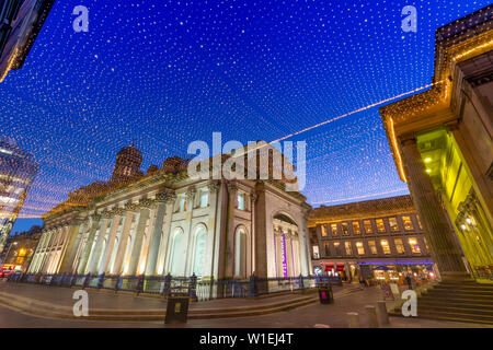 Royal Exchange Square, au crépuscule, Galerie d'Art Moderne, Glasgow, Ecosse, Royaume-Uni, Europe Banque D'Images