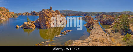 Panorama d'îles Rock à Watson Lake vue depuis la rive nord Trail, Prescott, Arizona, États-Unis d'Amérique, Amérique du Nord Banque D'Images