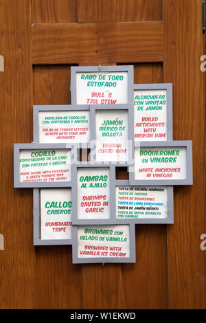 La Cava de Illan Restaurant Tapas en anglais et espagnol, Cava Baja Street ; Madrid ; Espagne Banque D'Images