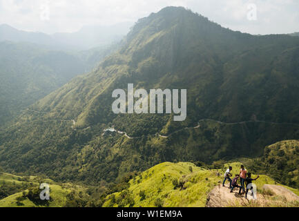 Vue depuis le pic d'Adam peu, Ella, la Province d'Uva, au Sri Lanka, en Asie Banque D'Images