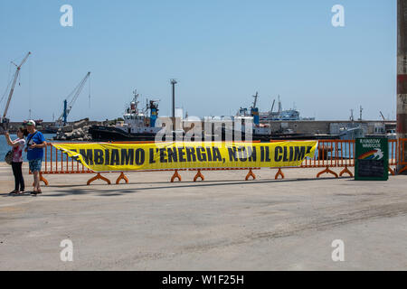 Palerme, Italie. 1er juillet 2019. Greenpeace à Palerme. Crédit : Antonio Melita/Pacific Press/Alamy Live News Banque D'Images