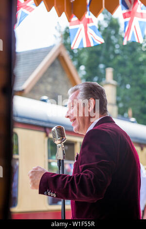 Kidderminster, UK. 29 Juin, 2019. Severn Valley Railways l'étape retour vers les années 40' s'équipe d'un fabuleux début de ce week-end avec des reconstitutions historiques costumés jouer leur rôle en fournissant une authentique re de la Grande-Bretagne pendant la guerre. Credit : Hudson Lee Banque D'Images