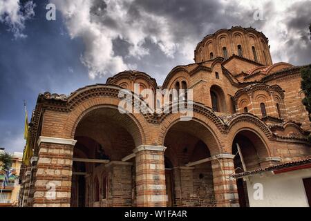 Profitis Ilias ( prophète Elie) a été construit en 1360 sur les ruines d'un palais byzantin par le moine Makarios Houmnos. Banque D'Images