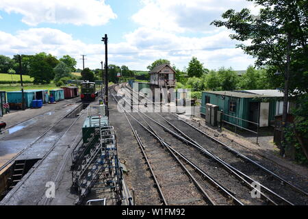 Ligne de chemin de fer à une cour d'ingénierie ferroviaire au Royaume-Uni. Banque D'Images