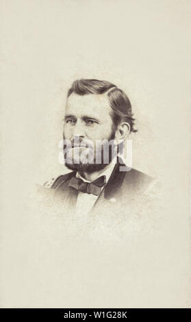 Ulysses S. Grant (1822-85), 18e président des États-Unis 1869-77, général de l'Armée de l'Union pendant la guerre civile américaine, Tête et épaules Portrait, Photo, Carte de visite, 1865 Banque D'Images