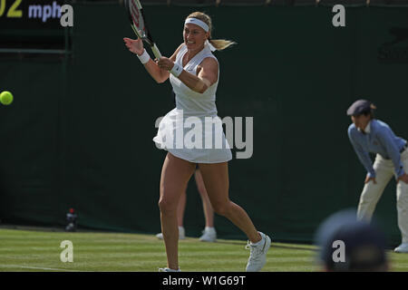 Londres, Royaume-Uni. 2 juillet 2019, le All England Lawn Tennis et croquet Club, Wimbledon, Angleterre, Tournoi de tennis de Wimbledon, Petra Kvitová Jour 2 ; service retours : Action Crédit Plus Sport Images/Alamy Live News Banque D'Images