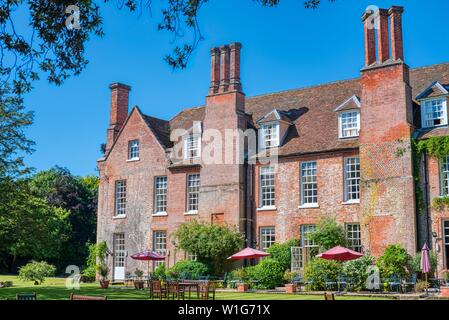Maison de campagne à l'hôtel, vue sur le jardin arrière, Hintlesham Hall, Hintlesham, Ipswich, Suffolk, UK Banque D'Images