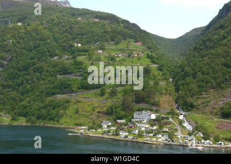 La célèbre eagle Road jusqu'au fjord de Geiranger en Norvège, ornevegen ou liquidation eagle road à geiranger un plus spectaculaires paysages Banque D'Images