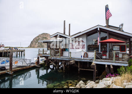 La Great America Fish Company dans la jetée de Morro Bay Beach, journée de chasse, Californie, États-Unis Banque D'Images