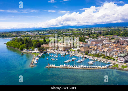 Vue aérienne de Morges château au bord de la lac Léman en Suisse Banque D'Images