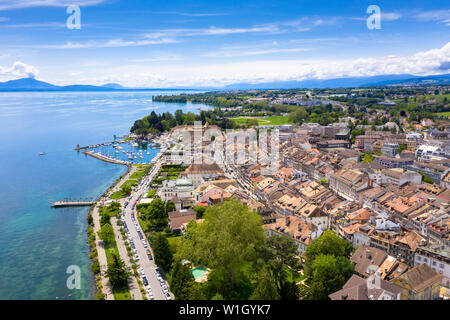 Vue aérienne de Morges city waterfront au bord de la lac Léman en Suisse Banque D'Images