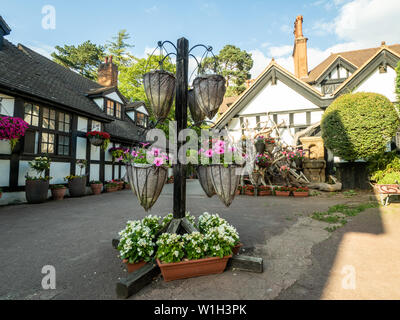 Terrain Du Manoir De Bhaktivedanta. Maison de campagne mock-Tudor donnée par George Harrison comme centre de rituels et d'apprentissage ISKCON. Banque D'Images