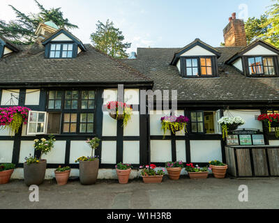 Terrain Du Manoir De Bhaktivedanta. Maison de campagne mock-Tudor donnée par George Harrison comme centre de rituels et d'apprentissage ISKCON. Banque D'Images