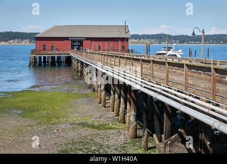 Coupeville Pier, l'État de Washington. Le quartier historique de Coupeville jetée en bois sur Penn Cove, Washington. Banque D'Images