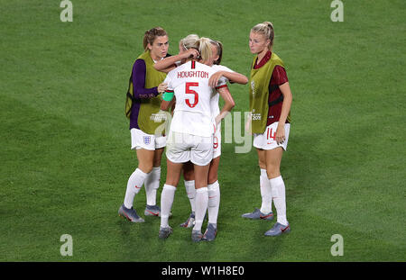 L'Angleterre Steph Houghton après le coup de sifflet final lors de la Coupe du Monde féminine de la fifa match de demi-finale au Stade de Lyon. Banque D'Images